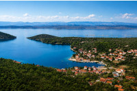 DUGI OTOK,LUKA,  353 m2, samo 80 m OD MORA!
