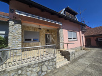 Dugo Selo - centar, kuća 250 m2 na parceli 590m2