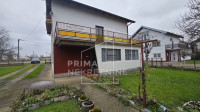 Dugo Selo, obiteljska kuća s tri stambene jedinice, 254 m2