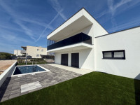 DUPLEX Kuća S1: Vodice,157.00 m2 sa bazenom, 700m2 od centra grada
