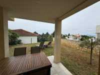 DVA APARTMANA SA POGLEDOM NA MORE!!