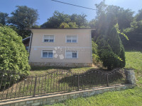 Dvije kuće sa radionom i pomoćnim objektom nadomak Sv. Križa Začretja!