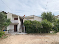 Dvije kuće na jednoj čestici, Vodice, širi centar, 345000€