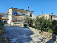 Dvije samostojeće kuće sa projektom, 100 m od mora, Malinska, otok Krk