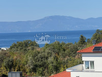 Dvoetažni apartman s prekrasnim pogledom na more, Malinska, otok Krk
