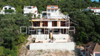 Dvoetažni stan s bazenom i pogledom na more – Brna, Korčula