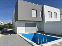 DVOETAŽNI STAN S BAZENOM I VRTOM - VODICE - NOVOGRADNJA - S1