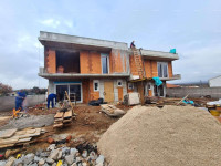 Dvoetažni stan s dvorištem – Barbariga