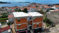 Dvoetažni stan s lijepim pogledom i dvije spavaće sobe, Primošten