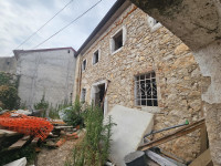 Dvojna kuća za adaptaciju u Kostreni / Urinj!!