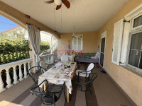 Dvojna kuća sa dva apartmana i pogledom na more u okolici Malinske!