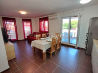 Pula, Dvosoban stan na 1. katu, centralno grijanje, parking