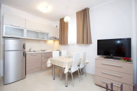 Dvosoban stan za najam, Bačvice - DUGOROČNO!