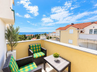 Dvosoban stan sa terasom i pogledom na more 56 m², Novalja
