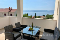 Dvosobni apartman s pogledom na more