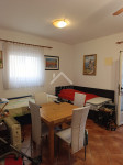 Dvosobni apartman sa vrtom - Vir