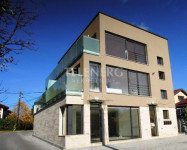 Dvosoban poslovni prostor od 95 m2 s parkingom