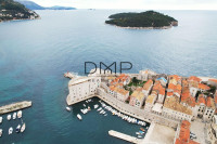 DUBROVNIK - STARI GRAD, 2-etažni stan za renoviranje! Odlična pozicija
