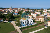 EKSKLUZIVA-FUNTANA!!! Kuća u nizu modernog dizajna, 250 m od plaža