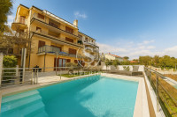 Ekskluzivan stan s bazenom i morem na dohvat ruke