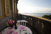 Ekskluzivan stan za najam, prvi red do mora - kompletno adaptiran, s g