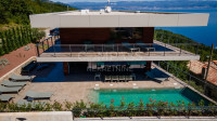 EKSKLUZIVNA DIZAJNERSKA VILA S POGLEDOM NA KVARNER | 560 m² |