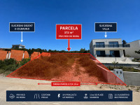 EKSKLUZIVNA GRAĐEVINSKA PARCELA - PRVI RED DO MORA – VERUNIĆ, 372 m2 !