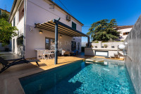 MODERAN  STAN SA BAZENOM MARJAN SPLIT