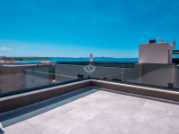 EKSKLUZIVNA PONUDA -  PENTHOUSE STAN S KRVNOM TERASOM I OTVORENIM POGL