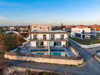 EKSKLUZIVNA PRODAJA, DVIJE KUĆE S BAZENIMA, KANFANAR, 336 m2