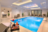 Ekskluzivna vila s privatnim wellnessom i unutarnjim bazenom