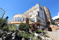 SNIŽENO - EKSKLUZIVAN  HOTEL 4* - 5000 M2 - UZ MORE