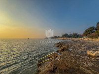 Ekskluzivno!Novigrad, stan u prizemlju na 100m od plaže!