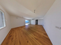 Ekskluzivno, Novi Vinodolski, stan sa okućnicom