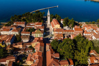 EKSLUZIVNA LOKACIJA UGOSTITELJSKI OBJEKAT 270 m2 NOVIGRAD!!