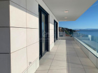 Fantastičan stan 1. red do mora u kvalitetnoj novogradnji sa neprocjen