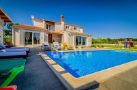 Fažana kuća 220m2 u blizini mora !