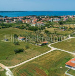 Fažana - prodaja poljoprivrednog zemljišta u blizini mora, 454m2