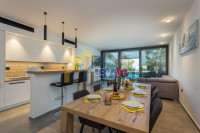 FAŽANA - stan, prvi red do mora, 120m2