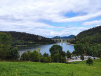 FUŽINE ZEMLJIŠTE SA LIJEPIM POGLEDOM NA JEZERO