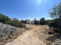 GAĆELEZI (zaleđe Vodica) – Poljoprivredno zemljište 6.630 m² s maslina