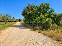 Galižana, zemljište 1.700 m2 uz cestu