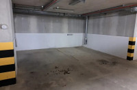 2 Garaže: Split, 27 m2 najam (140 obe) (jedno 80 fiksno)