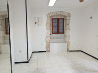 GARSONJERA U CENTRU MEDULINA,PRILIKA!