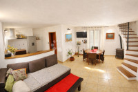 Glavani – kuća P+1+potkrovlje + kamena kućica, useljivo, 181.000 €