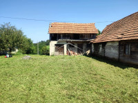 Gornje Bukovlje - prodaja imanja sa 3 kuće u blizini Mrežnice!