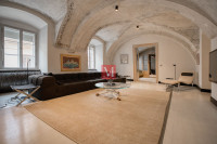 Gornji grad-luksuzan 4S stan od 300m2 u povijesnoj palači s vrtom & te