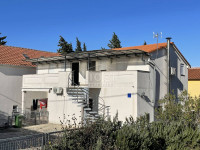Gornji Karin samostojeća kuća sa 3 stana