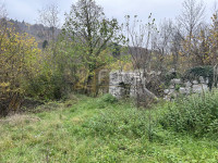 Gorski kotar, Brod Moravice, građevinsko zemljište s ruševinom