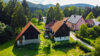 Gorski Kotar, Delnice, Turistički kompleks s 3 kuće, 246m2